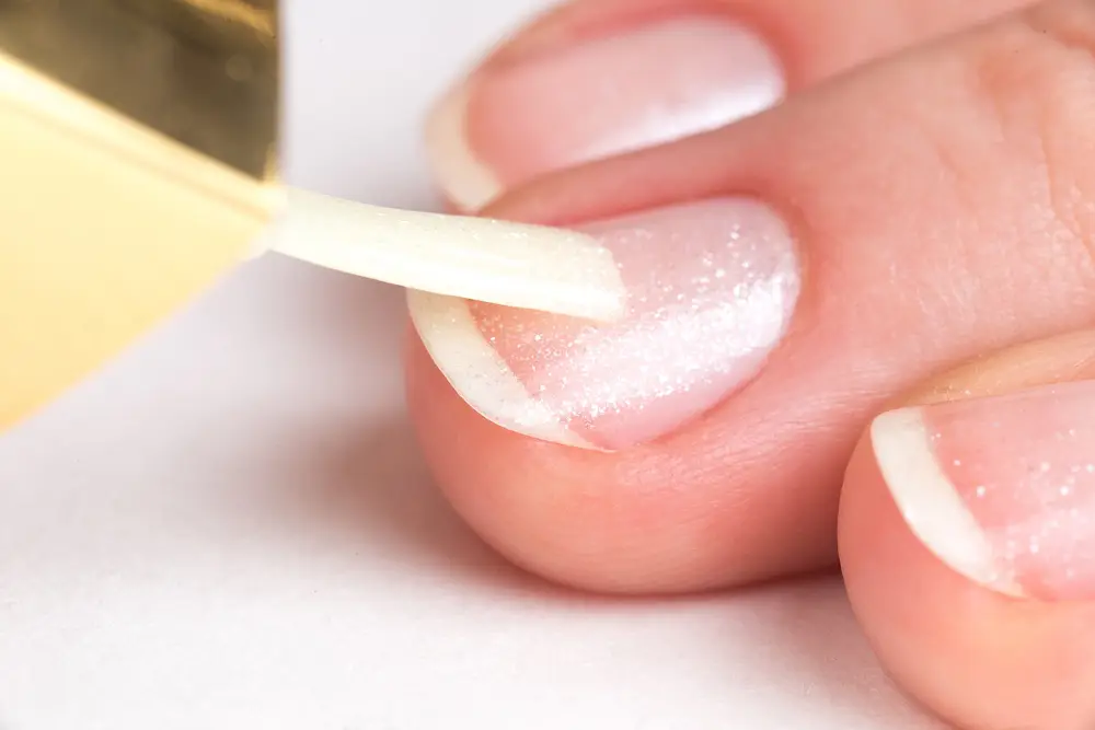 french manicure dorée