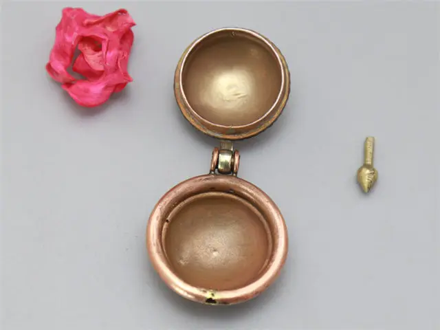 Boîte à prières tibétaine