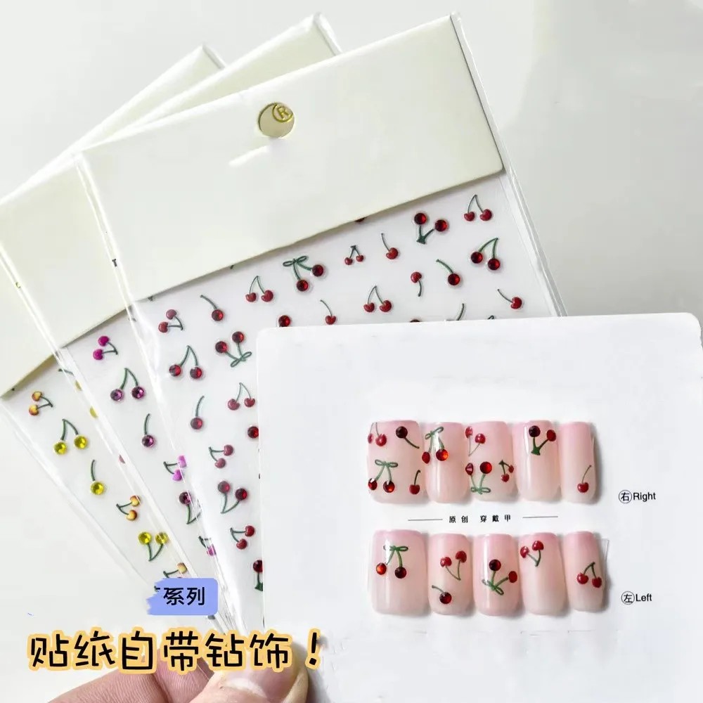 Manucure Rouge Cerise